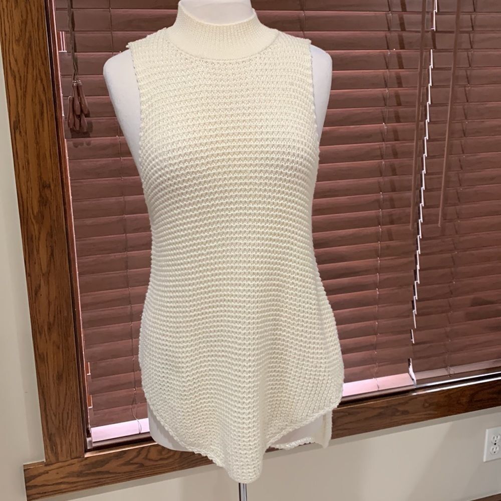 MinkPink hi lo mock turtleneck sleeveless sweater, Small